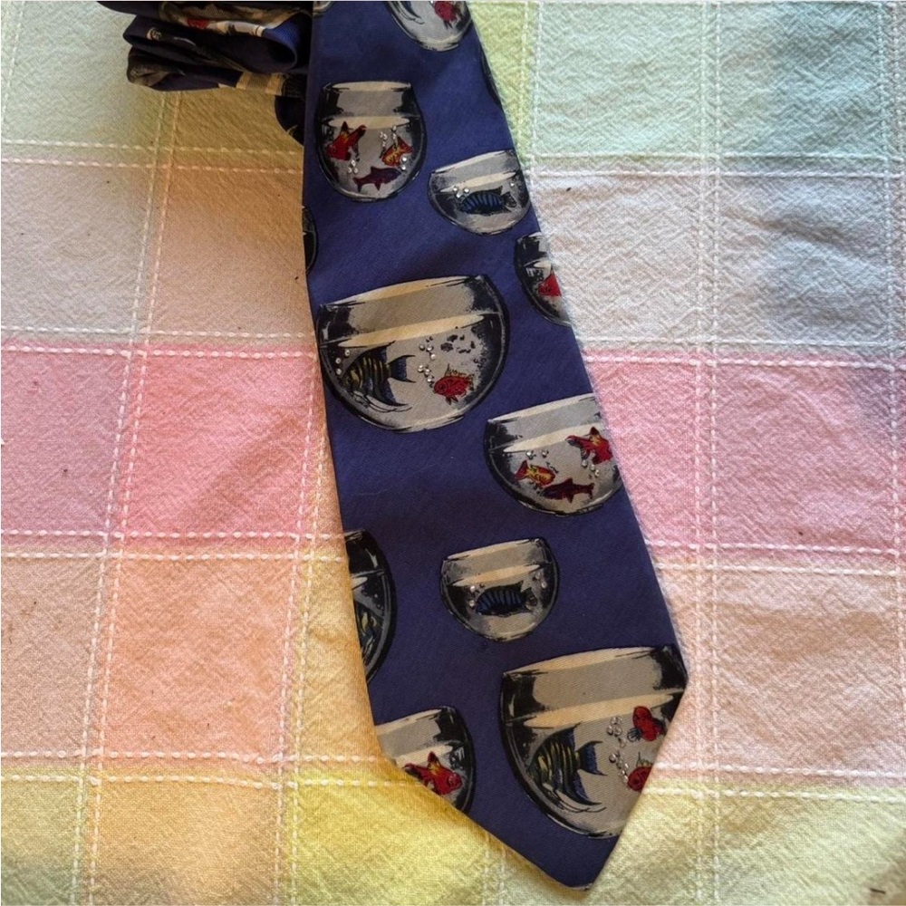 Fishbowl Patterned Tie